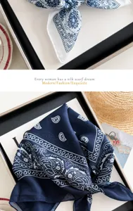 Klassieke blauw-witte paisley print zijden sjaal voor dames, elegante haarband.
