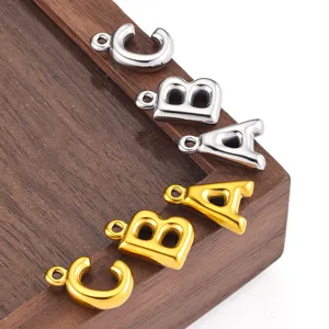 Roestvrijstalen letterhangers, alfabetbedels voor DIY sieraden maken, ketting armband accessoires.