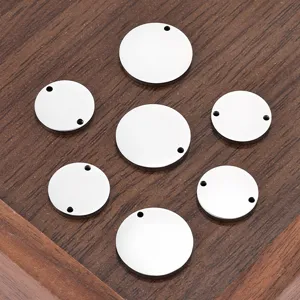 Roestvrij staal gepolijste ronde hangers dubbel gat DIY sieraden accessoires detail.