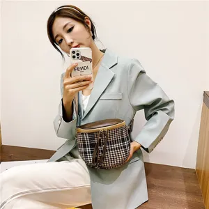 Detailed view of fashion houndstooth crossbody bag for women, stylish daily wear accessory.