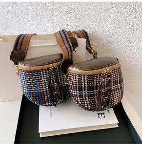 Houndstooth crossbody bag with wide strap, retro style casual shoulder bag details view.