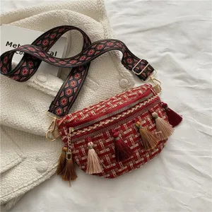 Ethische Quaste gewebte Umhängetasche für Damen, modische Brusttasche mit breitem Gurt.