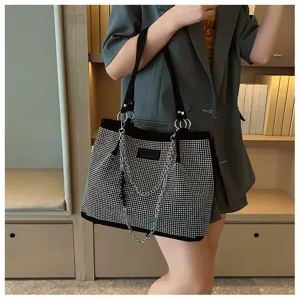 Modieuze strass tote tas voor dames, sprankelende kristallen schoudertas met kettingriem details.