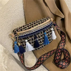 Gewebte Tweed Umhängetasche Brusttasche für Damen mit Quasten und ethnischem Gurt.