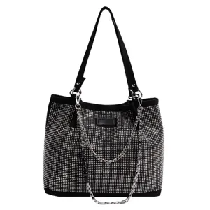 Modieuze strass tote tas voor dames, stijlvolle glanzende zwarte schoudertas met ketting.