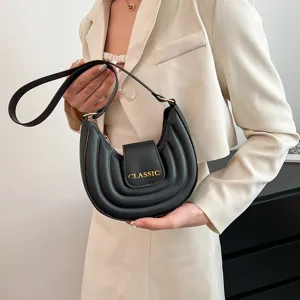 Borsa Dumpling da Donna in Pelle PU Moda Trapuntata da Sottobraccio Borsa a Tracolla Classica con Lettere Stampate per Uso Quotidiano