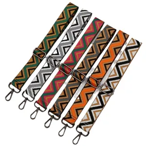 Correa de repuesto ajustable con patrón de zigzag geométrico colorido para bolsos y carteras.