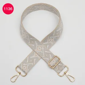 Courroie de sac de remplacement réglable, sangle jacquard avec des clips en métal doré.