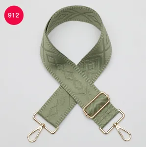 Courroie de sac large tissée verte de rechange avec motif losange géométrique et métal doré.