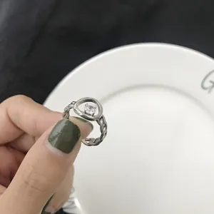 Bague chaîne argentée avec zircone blanche brillante, bijoux ouvert style rétro tendance