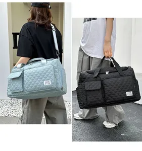 Large capacity quilted travel duffel bag with multiple pockets, casual gym shoulder bag.