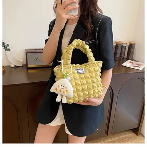 Bolso de mano plisado amarillo estilo coreano para mujer, bolso informal con bonito colgante.
