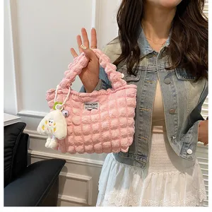 Bolso de mano rosa arrugado estilo coreano para mujer, detalle de bolso de verano.
