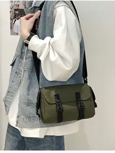 Bolso cruzado táctico para hombre de nailon impermeable bolso de hombro casual y moderno.