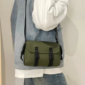 Bolso cruzado de nailon táctico para hombre, bolso mensajero informal de estilo urbano.