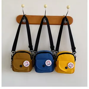 Sac bandoulière en toile style Harajuku, sac mignon d'étudiant avec badge de lapin.