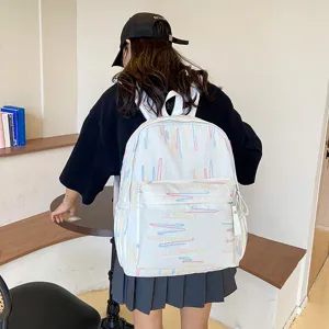 Süßer Mini-Rucksack für Damen, weiße Schultasche im japanischen Stil mit bunten Mustern.