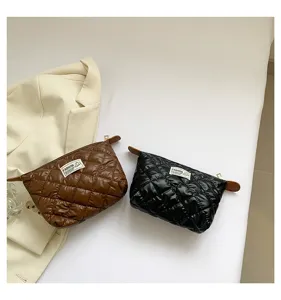 Bolsa de maquillaje acolchada gran capacidad neceser cosmético bolso de mano elegante