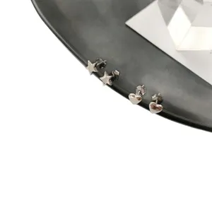 Boucles d'oreilles clous etoile et coeur en argent sterling S925 bijou minimaliste femme