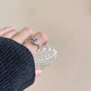 Bague ouverte vintage argent sterling S925 motif coeur vague pierre couleur detail.