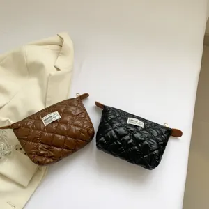 Bolsa cosmetica acolchada de gran capacidad elegante estuche acolchado para uso diario de mujer