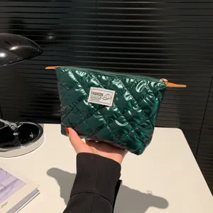 Bolsa cosmética acolchada verde estuche metálico lindo organizador de maquillaje