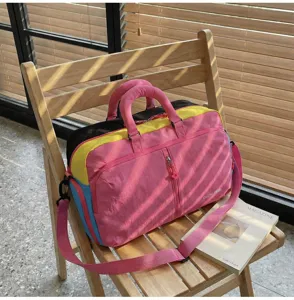 Borsa da viaggio color-block, borsa a tracolla casual multifunzionale per il lavoro e il fitness.