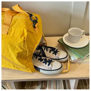 Bolsa de viaje informal amarilla con compartimento para zapatos, gran bolsa de deporte.