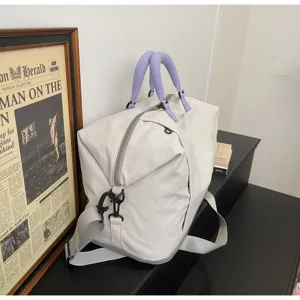 Large capacity travel duffel bag, lightweight portable gym bag, expandable weekend luggage.