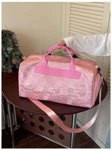 Sac de voyage texturé rose pour femmes, sac de sport décontracté léger avec sangle