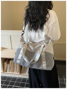 Grosse Reisetasche Damen, wasserdichte Sporttasche fuer Fitness, Gym und kurze Ausfluege.