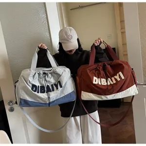 Stylish lightweight travel duffel bag with large capacity, perfect for casual commuting.