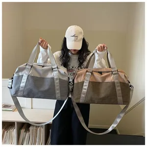 Freizeit Reise-Duffle-Bag mit grossem Fassungsvermoegen fuer Sport Fitness und Wochenende.