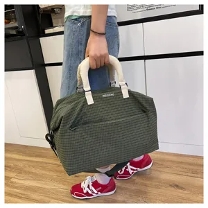 Fashion plaid travel duffel bag, casual shoulder bag for commuting, fitness, and trips.