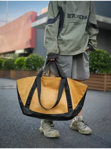 Large capacity outdoor travel tote bag casual waterproof luggage shoulder bag for commute.