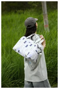 Fashionable cute bear print travel duffel bag with shoulder strap for women outdoor use