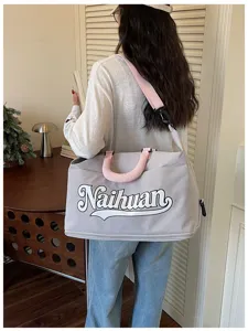 Elegante bolsa de viaje con estampado de letras, espacioso bolso de hombro para gimnasio y viajes cortos.