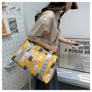 Cute bear print travel shoulder bag, fashion casual luggage handbag for women, spacious daily use.