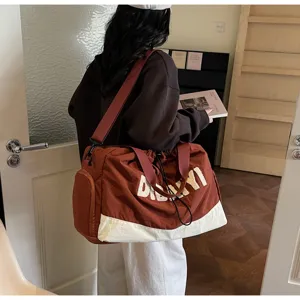 Stylish short-distance travel duffel bag, casual commuting messenger bag with large capacity.