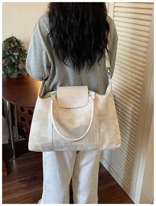 Large canvas oil painting travel shoulder bag for women commuting fitness business trip.