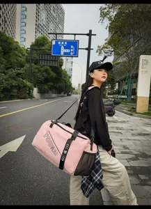 Pink large capacity travel duffel bag gym sports bag with shoulder strap for commuting
