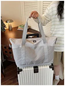 Expandable large capacity travel bag, ideal for business trips, weekend getaways, and daily use.