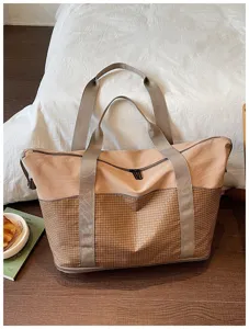 Large capacity travel duffel bag for gym, business trips, and outdoor weekend getaways.