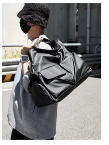 Fashion large capacity travel shoulder bag, multifunctional casual commuter duffel bag for daily use.
