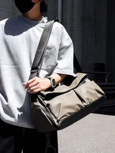 Stylish large capacity travel duffle bag casual commute shoulder bag versatile fitness messenger bag