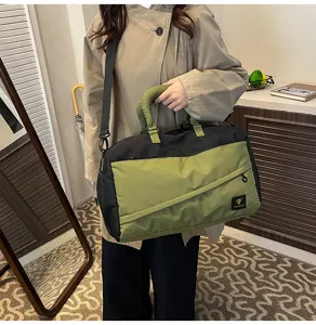 Two-tone travel duffle bag casual fitness shoulder gym bag for short trips and daily commuting.