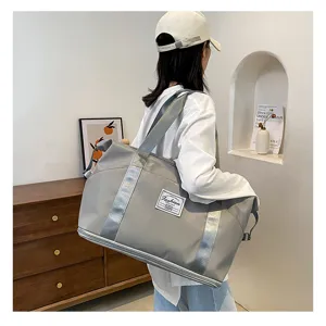 Grand sac de voyage étanche sac de sport fourre-tout pour fitness et week-end nuit.
