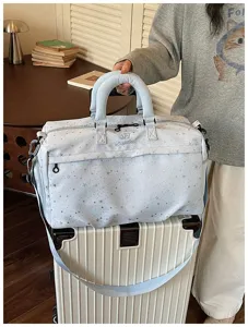 Large capacity sports duffel travel shoulder bag lightweight fitness luggage bag for daily use.
