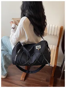 Large capacity travel duffel bag, casual outdoor sports gym bag with shoulder strap.