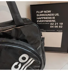 Μαύρη αθλητική τσάντα ταξιδιού από PU δέρμα, ελαφριά τσάντα ώμου για γυμναστήριο.